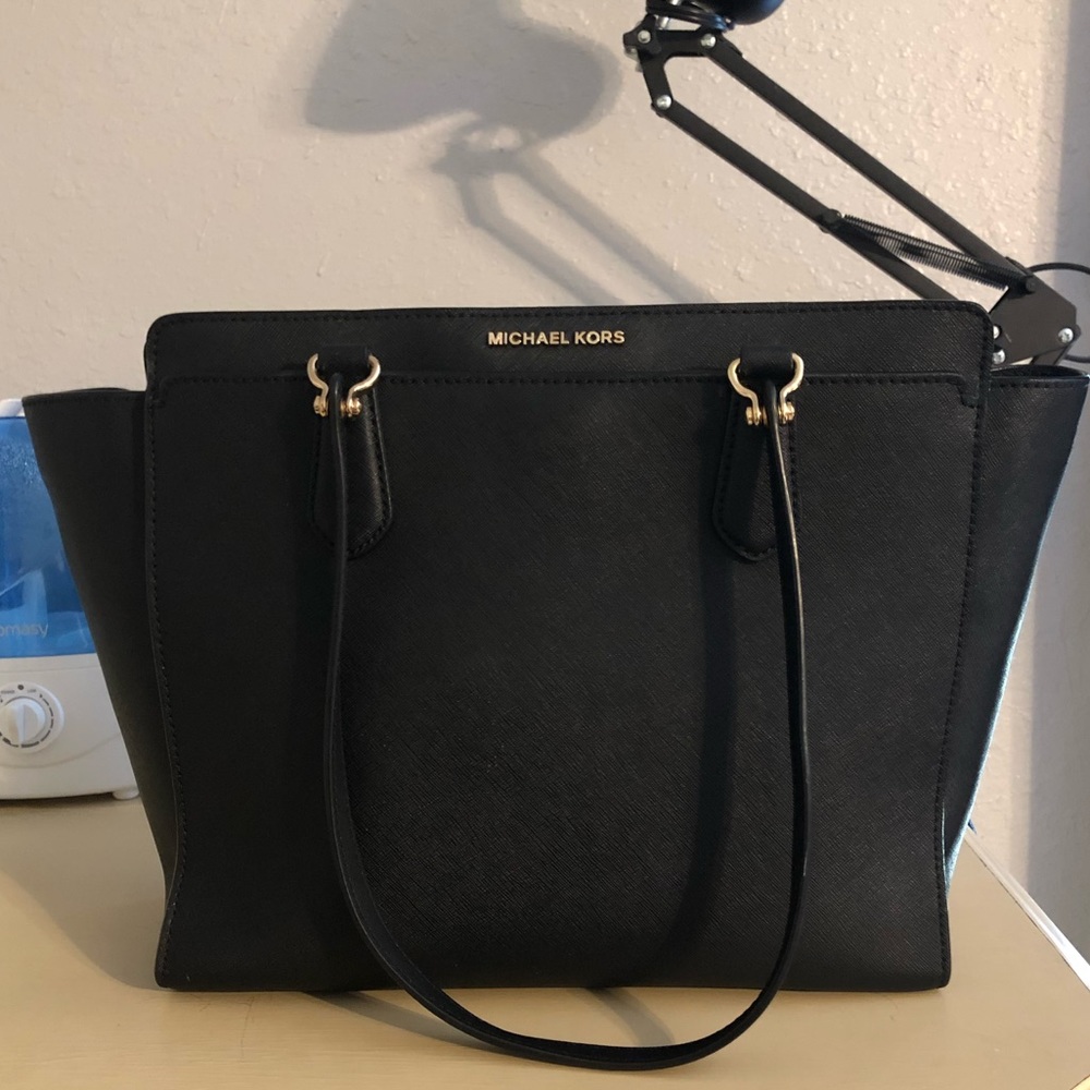 Micheal Kors tote